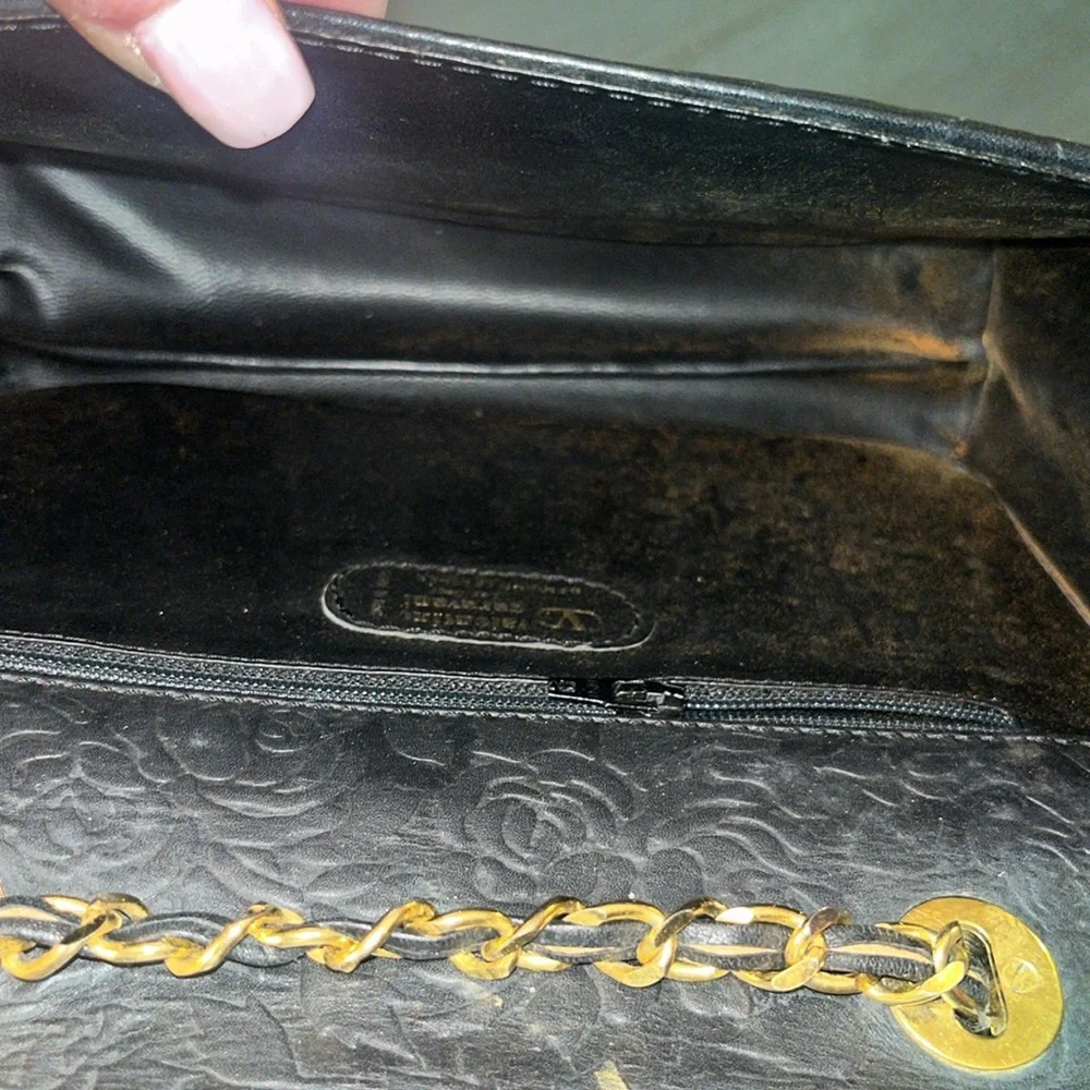 Vintage Valentino Garavani, black leather chain shoulder purse w rose flower EUC